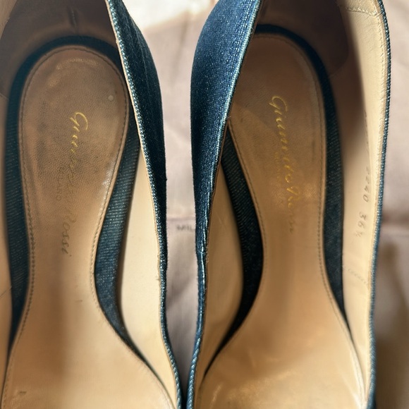 Designer Gianvito Rossi Denim cloth pumps GOOD condition. On Trend GREAT price - Picture 3 of 6